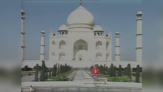 Printesa Diana la Taj Mahal