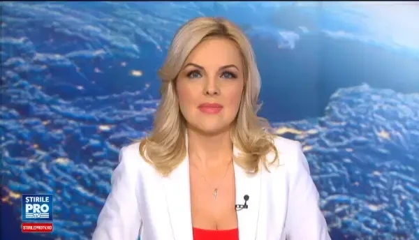 A mazgalit cu ruj oglinda mamei si a dat vina pe... Batman. Clipul cu care un baietel din Scotia a cucerit internetul