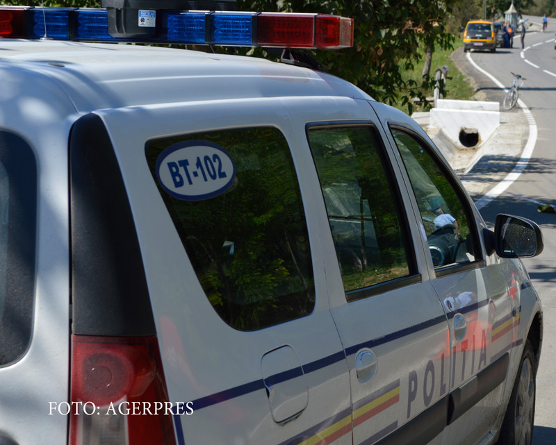 Jaf ca in filme in mall-ul din Focsani. Hotii au spart tavanul si au coborat pe franghii