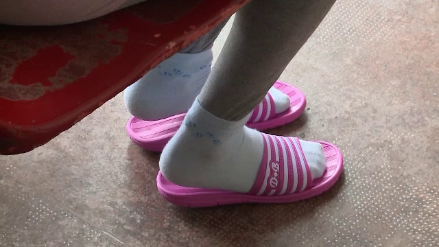 Un tanar de 21 de ani ar fi violat-o in curtea scolii, in timp ce prietenii lui stateau de paza. Caz socant in Arad