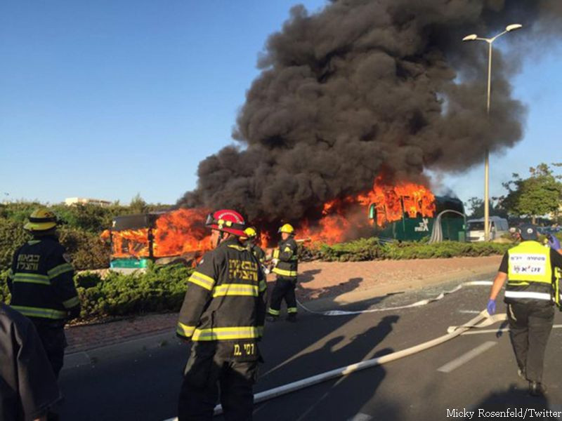 Atac cu bomba in Ierusalim. Bilantul victimelor a ajuns la 21, dupa ce un autobuz a sarit in aer