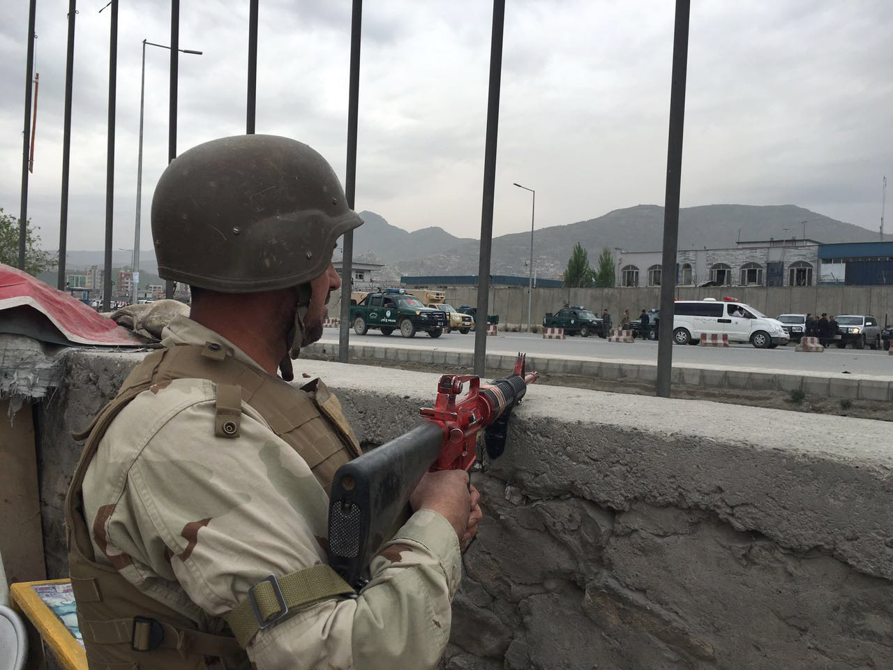 Cel putin 28 de morti si peste 300 de raniti dupa un atentat in Kabul. "A parcat un camion si l-a detonat." VIDEO