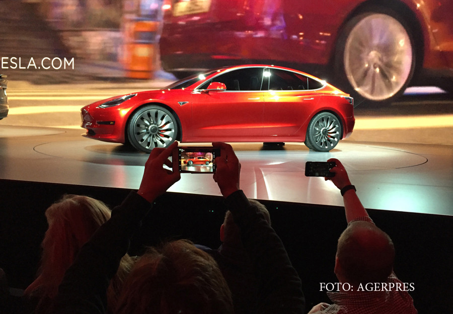 iLikeIT. “Coada virtuala” la Tesla Model 3 . Cum iti poti cumpara o masina electrica in Romania