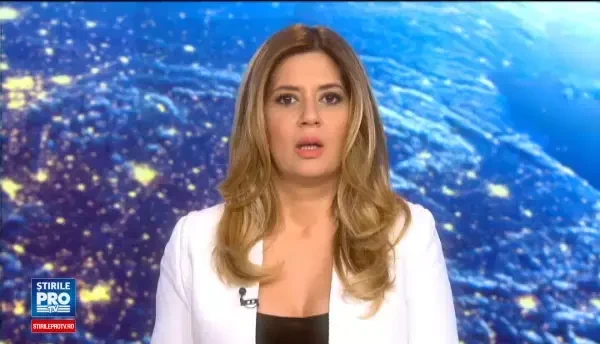 Imagini tulburatoare surprinse in Spania. O femeie pe jumatate dezbracata a sarit din calea focului, de la etajul 3. VIDEO