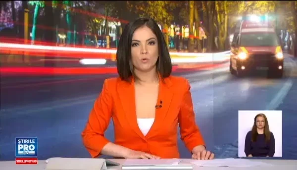 Accident filmat in Iasi. Un sofer care a depasit o coloana de masini a lovit in plin o tanara