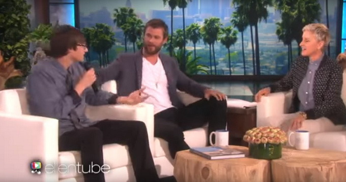 Un tanar a fost recompensat cu 10.000 de dolari pentru ca i-a returnat portofelul pierdut lui Chris Hemsworth