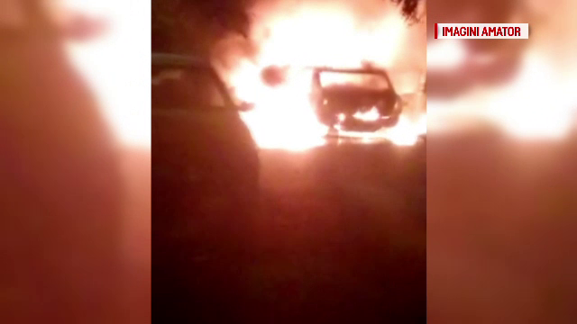 O masina frigorifica a ars ca o torta pe o sosea din Caras-Severin. Ce a facut soferul inainte de sosirea pompierilor