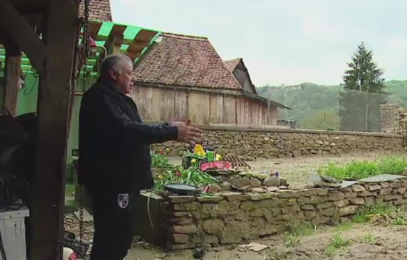 Teren de joaca pe locul unui cimitir medieval. Cum se apara un muresean dupa ce a distrus toate osemintele