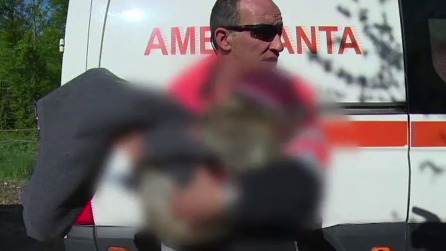 Doua nopti in padure, in frig si fara mancare: fetita a supravietuit, baiatul nu. Ce a povestit copila cand a fost gasita