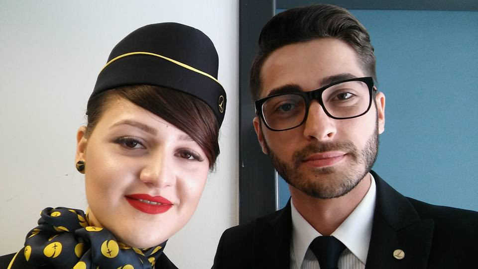 Tarom si-a prezentat noile uniforme pentru piloti si insotitoarele de bord. Costumele au fost create de Botezatu. FOTO