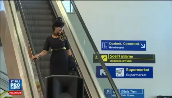 Tarom si-a prezentat noile uniforme pentru piloti si insotitoarele de bord. Costumele au fost create de Botezatu. FOTO