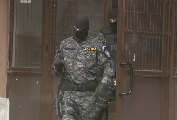 Peste 20 de tone de carne stricata provenita din Spania, descoperite intr-un depozit frigorific din Capitala