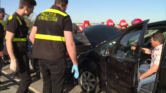 Carambol cu 7 masini pe DN1, la iesirea din Bucuresti. Trei copii au ajuns la spital: care este starea lor acum