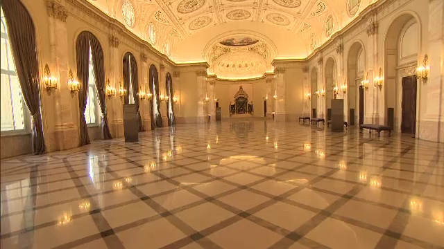 Palatul Regal de pe Calea Victoriei si-a deschis portile. Puteti vizita gratuit Sufrageria Regala sau Sala Tronului