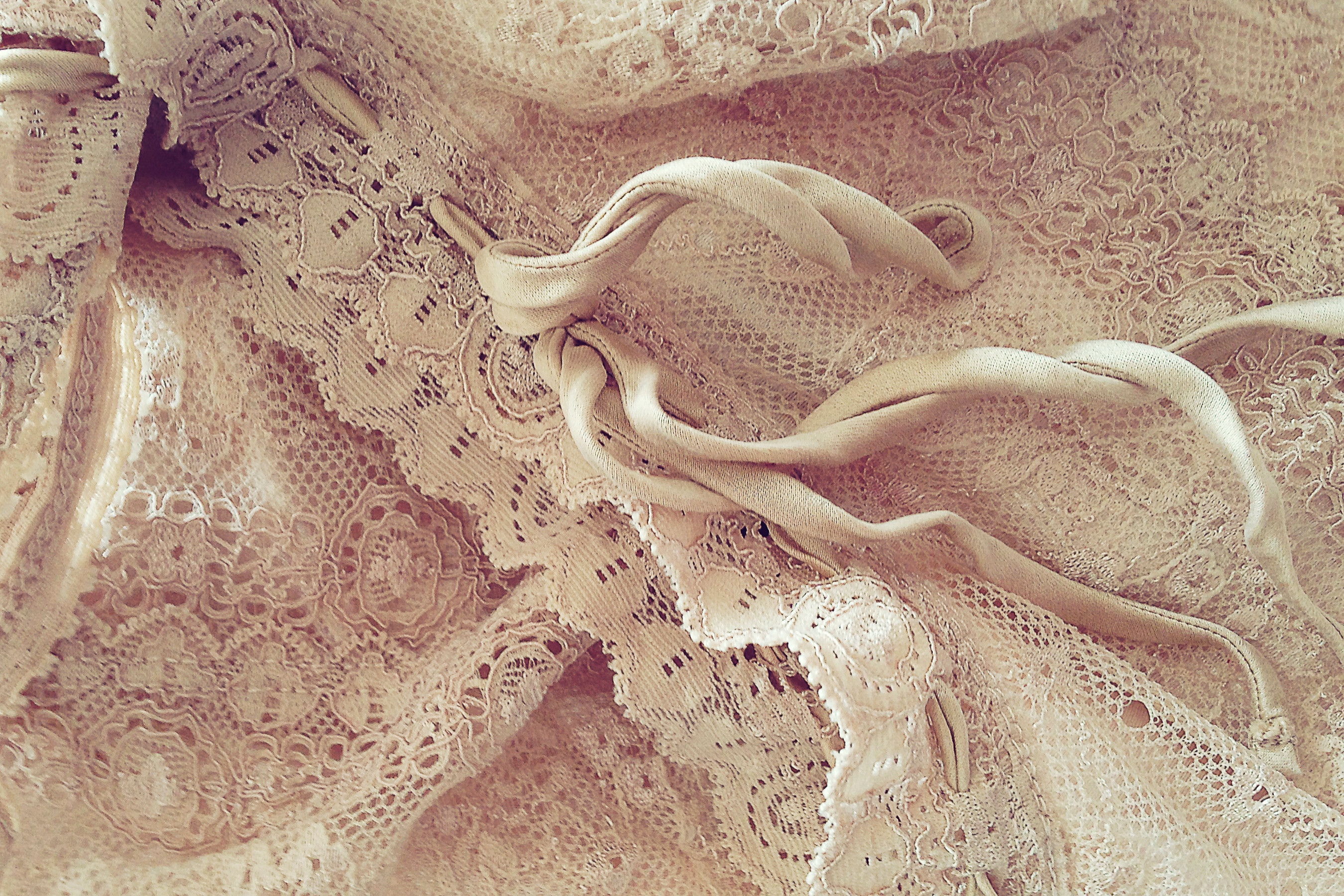 O rochie veche de 400 de ani a fost descoperita in epava unei flote regale. Cui i-a apartinut