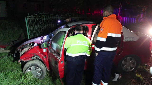 Urmarire periculoasa pe strazile din Gherla. Un taximetrist, care fugise de politie, a fost la un pas sa fie lovit de tren