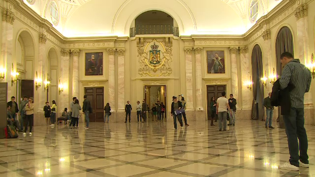 Portile Palatului Regal, deschise larg vizitatorilor intr-un eveniment inedit. Sala Tronurilor a fost atractia serii