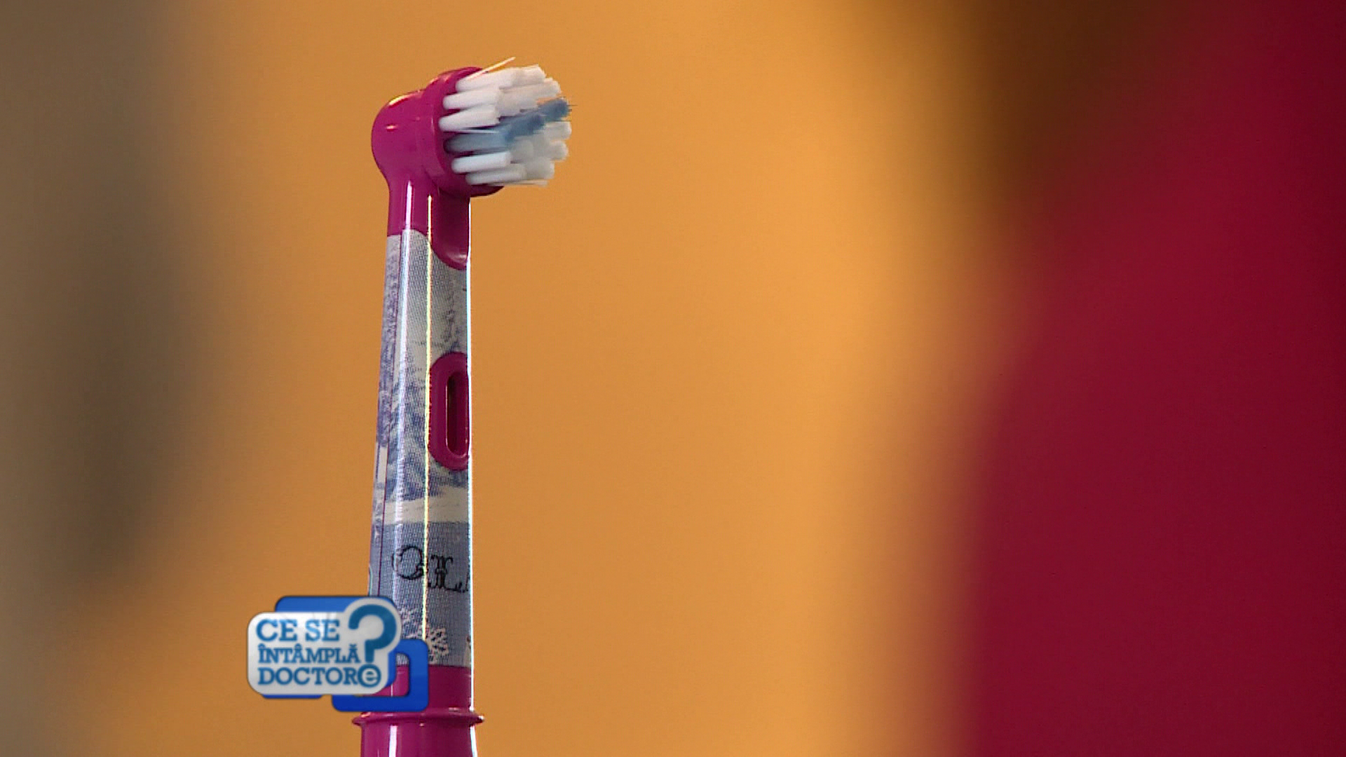 Reguli de igiena orala pentru bebelusi. Care este varsta la care un copil poate folosi pentru prima oara pasta de dinti