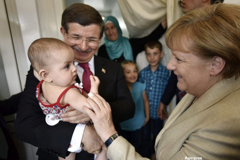 Angela Merkel, in vizita la o tabara de refugiati din Gaziantep. "UE are mai mare nevoie de Turcia, decat invers"
