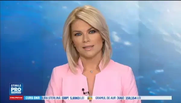 Peste 600 de studenti au stat la coada ore bune sa vada o piesa de teatru. Surpriza de care au avut parte apoi: Exceptional