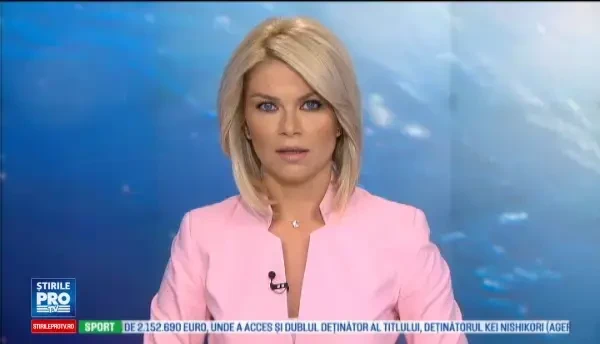 Momentul de neatentie care a dus la un grav accident de circulatie. Ce a patit un motociclist dupa ce nu a oprit la semafor