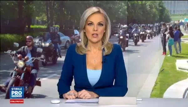 Parada motocicletelor si campionat de drifting, in centrul Capitalei. M-ar tenta si pe mine, daca mi-ar da cineva un BMW