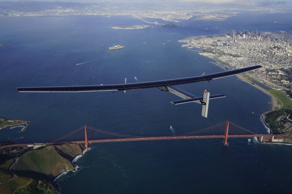 Ocolul Pamantului intr-un avion care foloseste doar energia Soarelui. Reusita echipei din spatele "Solar Impulse 2". VIDEO