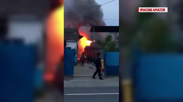 Incendiu puternic in Baia Mare. O familie a ramas fara acoperis deasupra capului chiar in duminica Floriilor