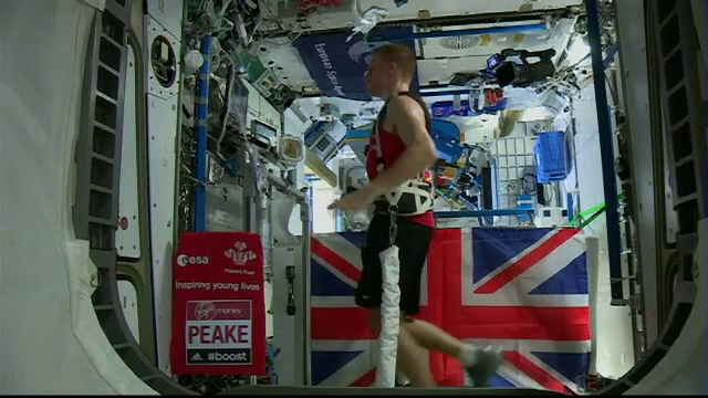 Astronautul Tim Peake, prezent din spatiu la maratonul de la Londra. Cat a alergat la bordul Statiei Spatiale Internationale