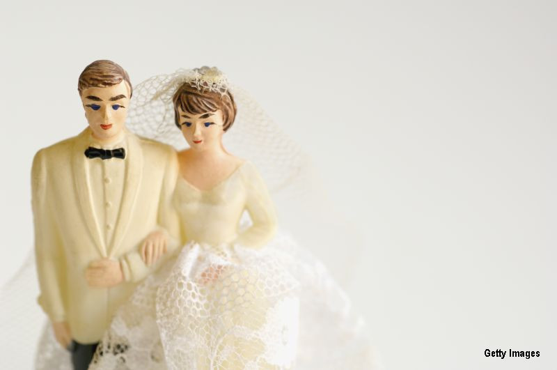 Durere de nedescris pentru un mire care s-a trezit dupa noaptea nuntii si si-a gasit mireasa moarta in pat, langa el