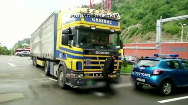 Captura record la Portile de Fier. Ce au descoperit politistii de frontiera in camionul unui barbat de origine sarba