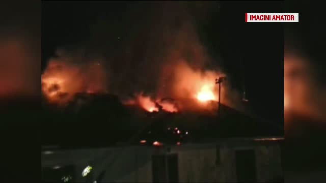 Locuinta distrusa complet de flacari, in Constanta. Un barbat a murit carbonizat in incendiu
