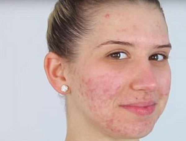 Transformarea spectaculoasa a acestei tinere dupa ce este machiata profesional. Care este secretul. VIDEO