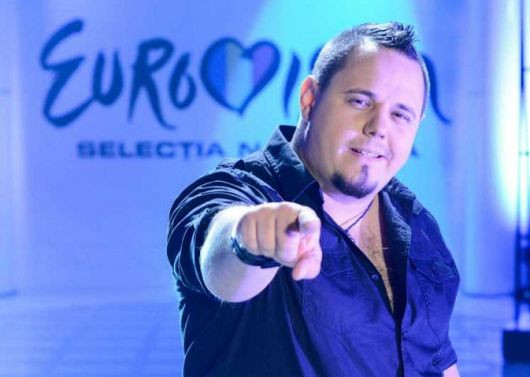 Ovidiu Anton a cantat piesa "Moment of Silence", in centrul Bucurestiului. Romanii au venit sa-l sustina pentru Eurovision