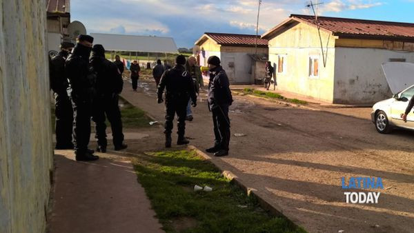 Trei romani arestati in Italia, dupa ce ar fi sechestrat un cetatean german, intr-o tabara de romi