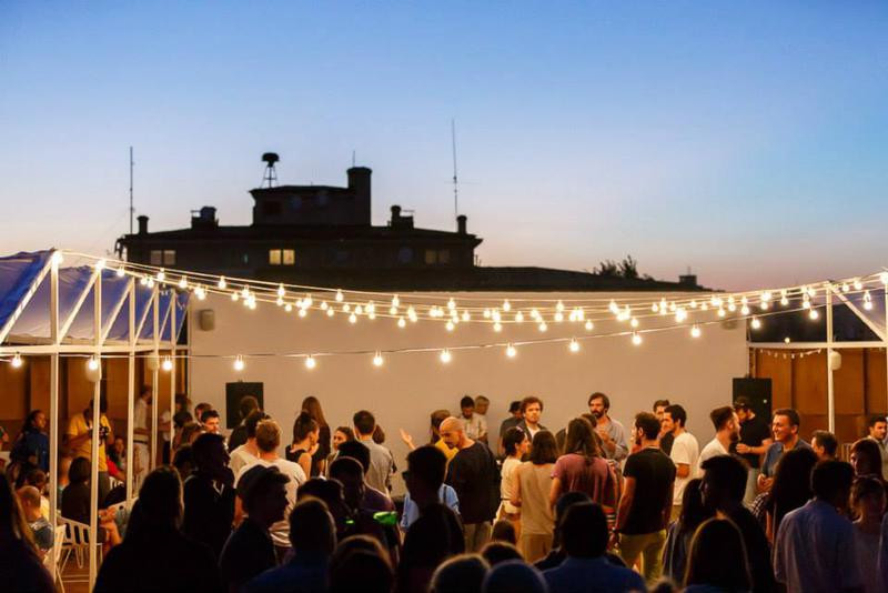 Unde iesim in oras: terasele si cluburile la moda in Bucuresti