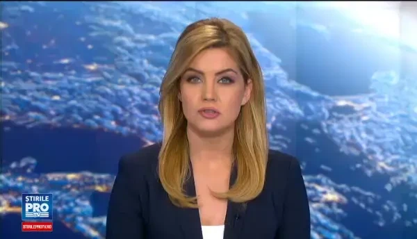 Incendiu puternic intr-un cartier de vile la marginea Focsaniului. Trei familii au ramas fara un acoperis deasupra capului