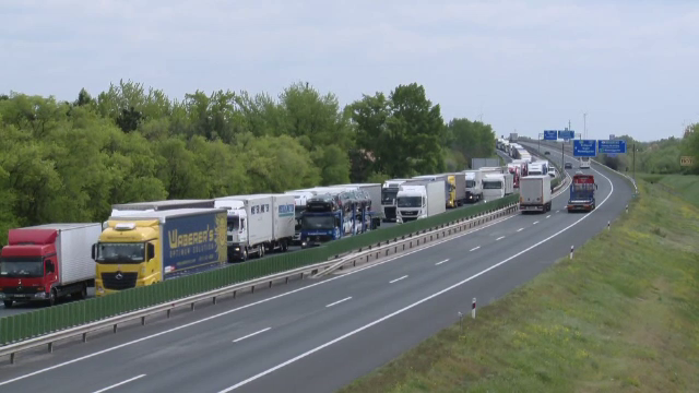 Blocaj la frontiera dintre Ungaria si Austria. Masurile de securitate luate de austrieci impotriva traficului de migranti