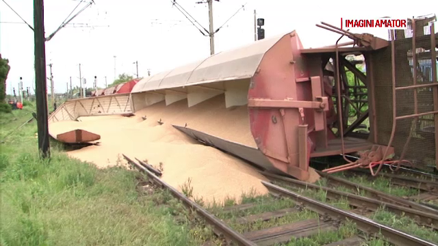 Patru vagoane cu cereale s-au rasturnat in Gara Craiova, dupa ce un marfar a deraiat. Urmarile incidentului
