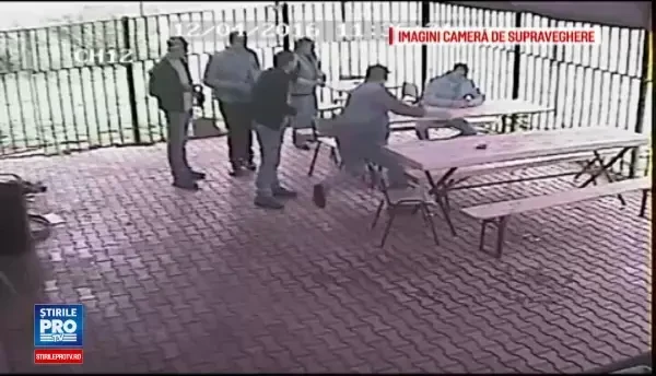 Doi barbati s-au luat la bataie pe terasa unui local din Dej. Cateva oi au reprezentat marul discordiei