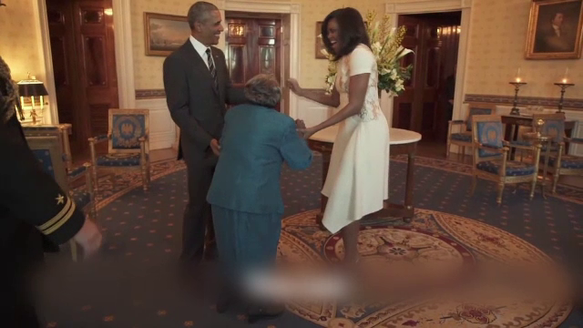 Batrana care a dansat cu Barack Obama a implinit 107 ani. Cadoul extraordinar primit de centenara