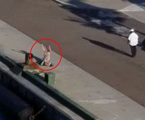 Momentul in care o mama isi da seama ca a pierdut vasul de croaziera, dupa ce copiii ei s-au imbarcat deja. VIDEO