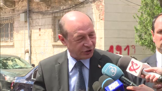 Sebastian Ghita s-a autodenuntat la Parchet, ca sa o acuze pe Kovesi de plagiat. Reactiile presedintelui si sefei DNA