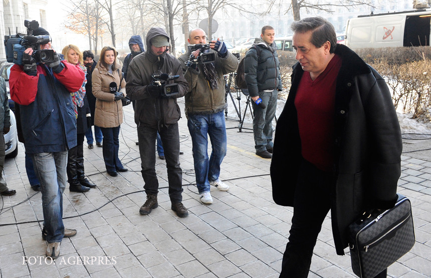 Nume mari din PNL si PSD, implicate in dosarul lui Ioan Niculae. Si Traian Basescu era "la curent" cu problema