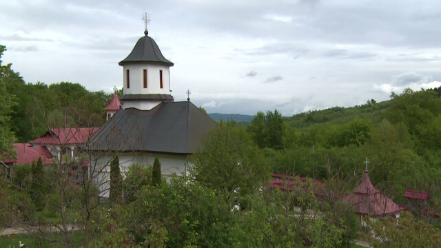 Locul din Romania cu izvoare naturale si peisaje uimitoare. Doi francezi au fost surprinsi de cum i-au primit localnicii