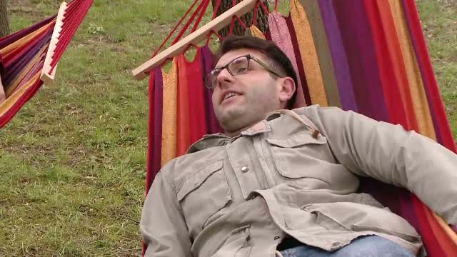 Spatiu de fitness in aer liber si hamace. Studentii unui oras din Romania au un nou loc preferat pentru a invata