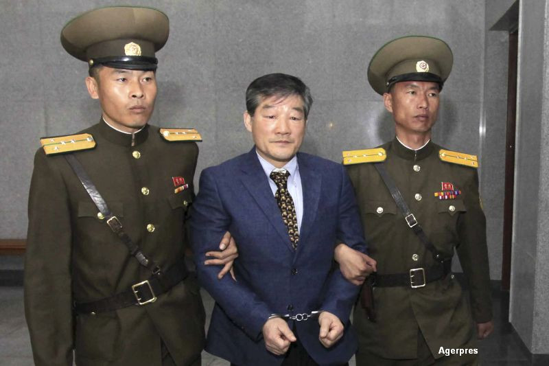 Un american a fost condamnat in Coreea de Nord pentru spionaj si subminarea sistemului social. Ce pedeapsa a primit