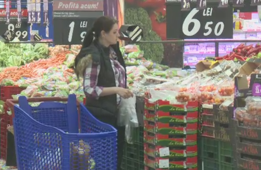 Cumparaturi de Paste la miezul noptii. Ce si-au luat bucurestenii pe ultima suta de metri, pentru Sarbatori