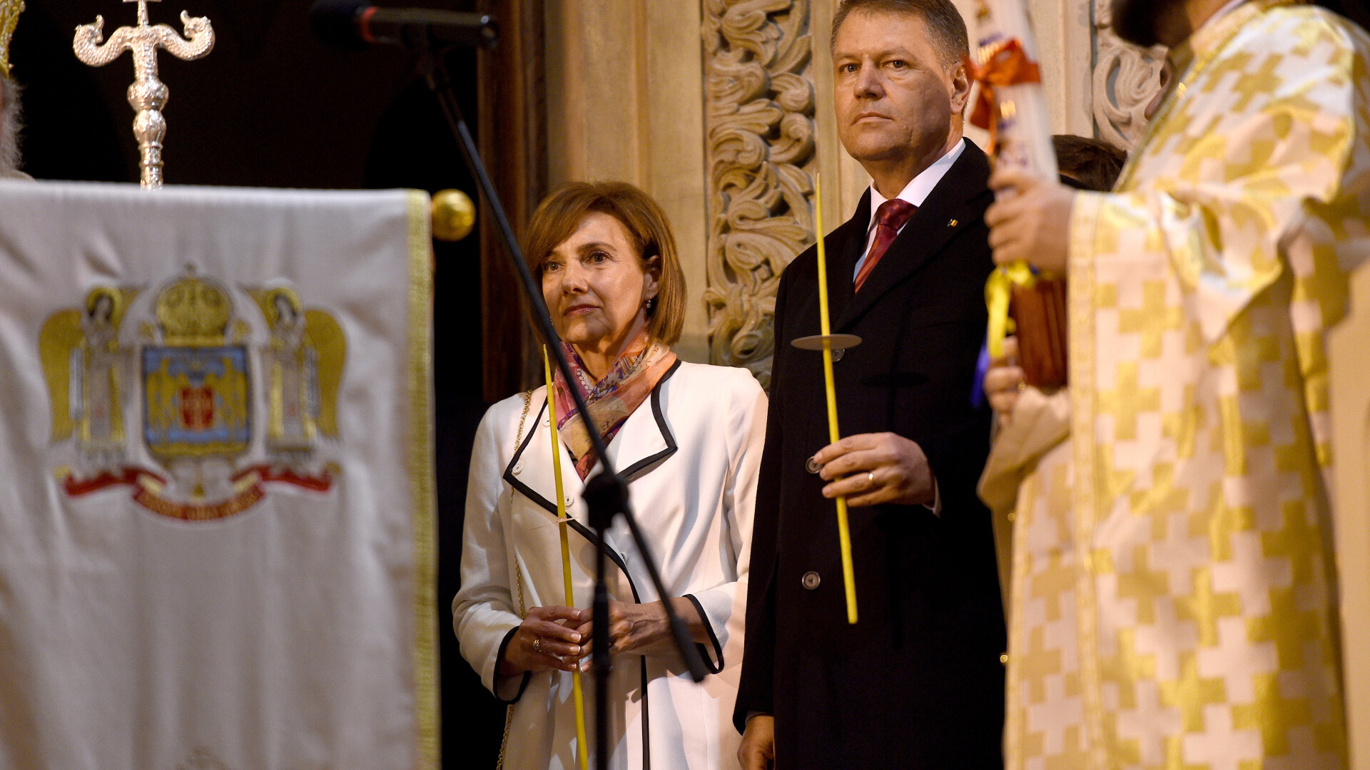 Klaus Iohannis si Carmen Iohannis la slujba de inviere