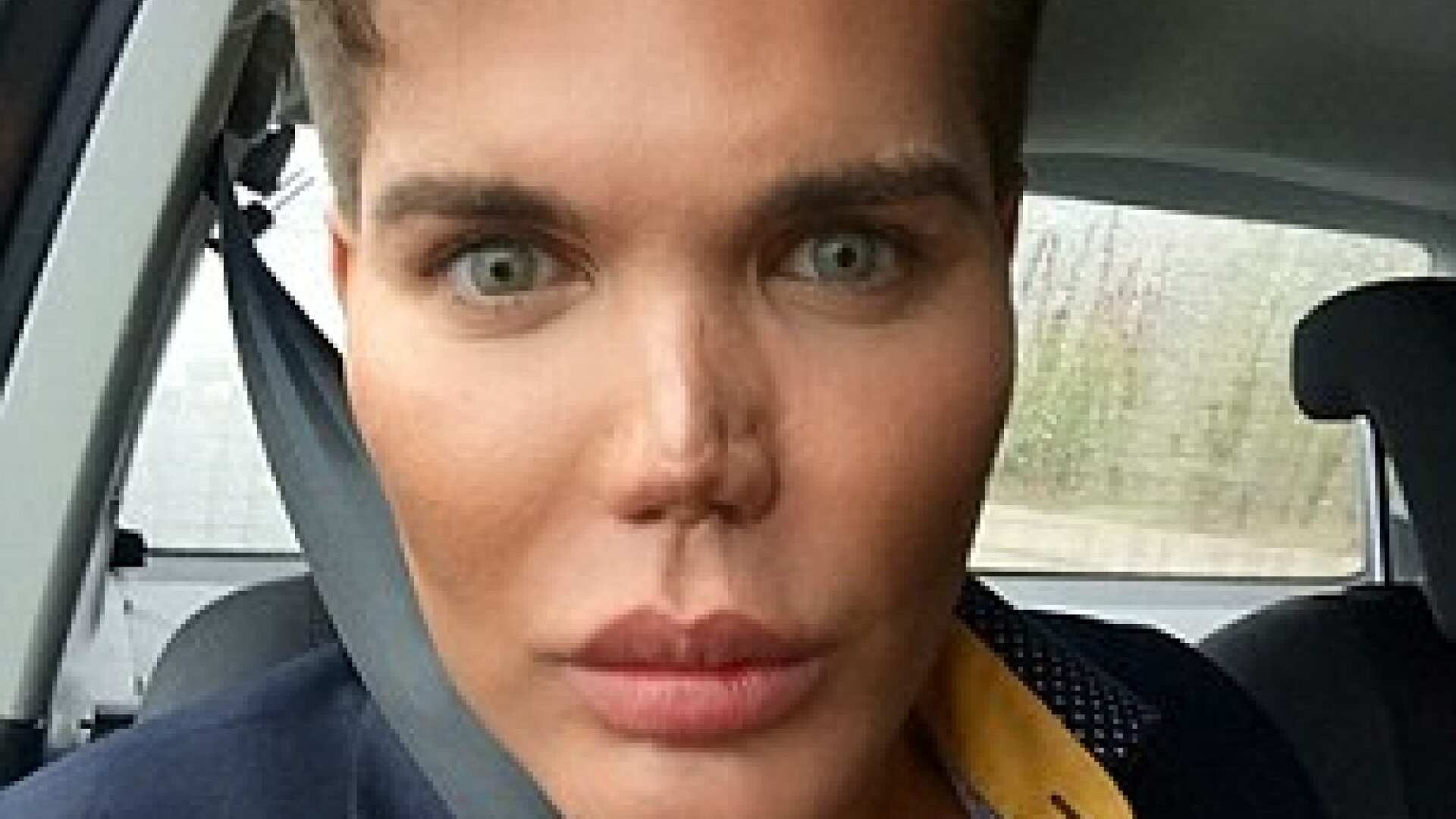 A cheltuit sute de mii de dolari in 10 ani pentru a deveni "Ken", dar acum traieste o drama. Ce se intampla cu brazilianul care a facut 42 de operatii estetice